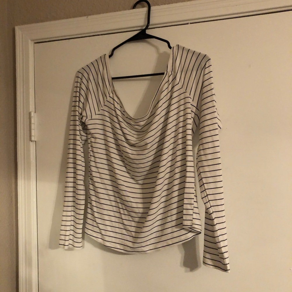 Black cropped long sleeve